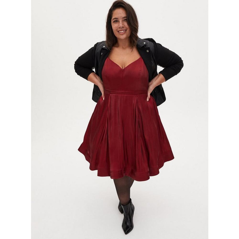 [Torrid] Red Liquid Look Taffeta Satin Fit & Flare Dress Pockets Sweetheart 14
